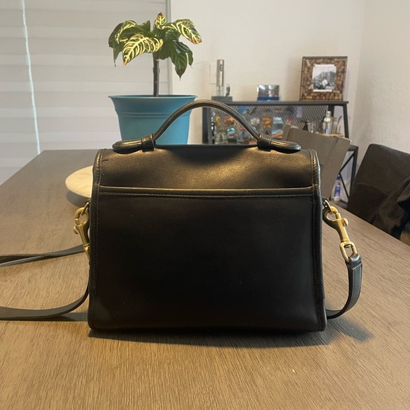 Vintage Coach Court 9870 Crossbody Bag - Picture 10 of 10